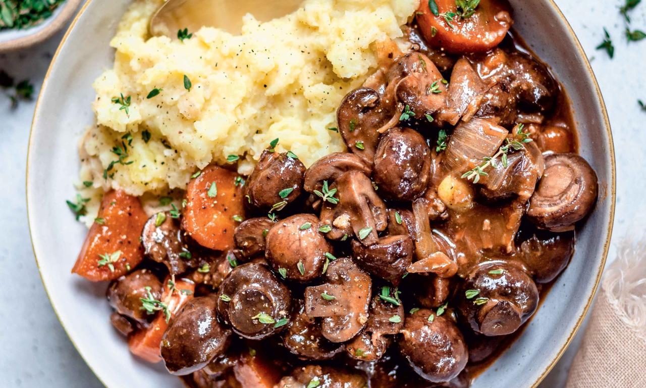 This Mushroom Bourguignon Recipe Reimagines A Classic French Stew |  mindbodygreen