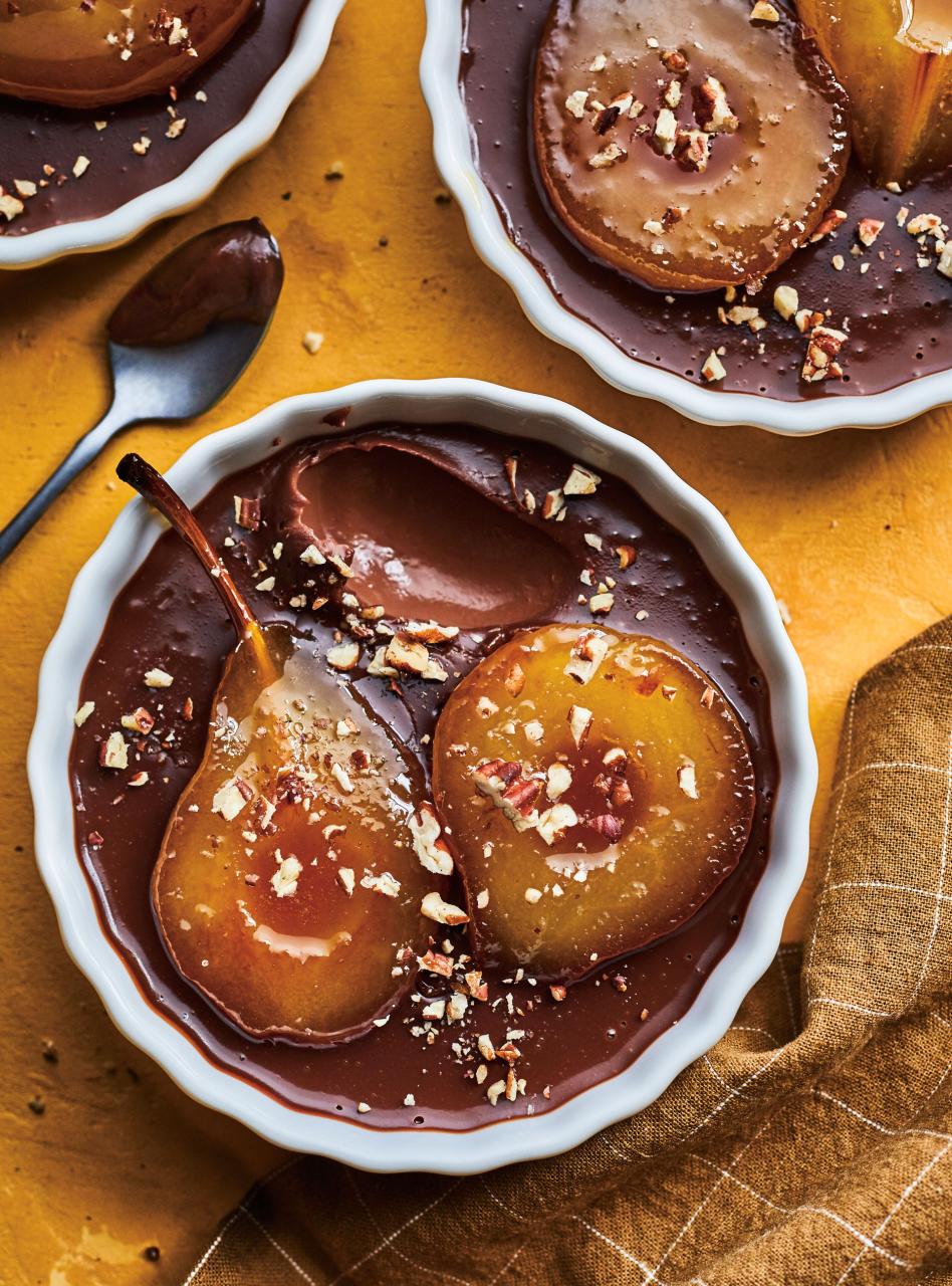 Chocolate Crémeux with Poached Pears and Pecans | RICARDO