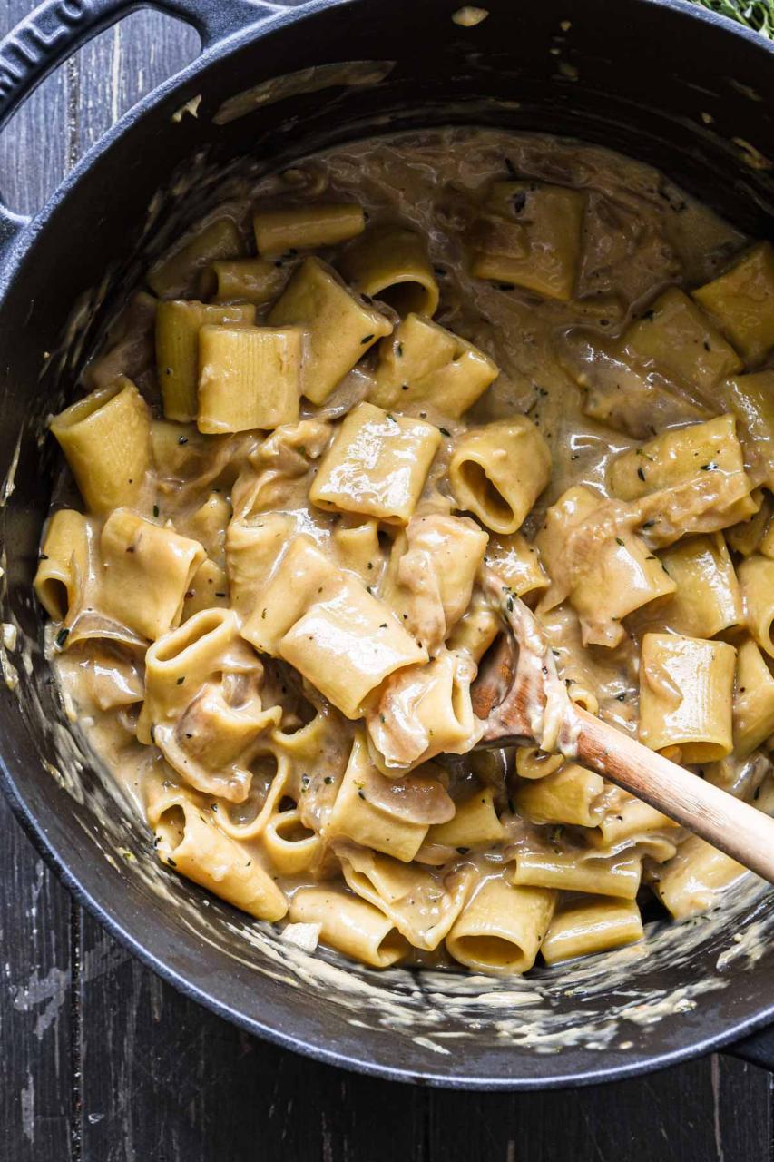 One Pot French Onion Pasta - Cozy Cravings