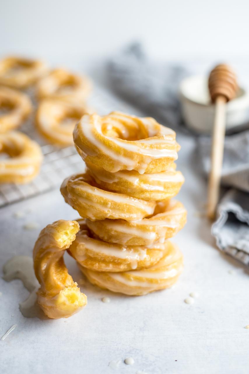 Honey Glazed French Cruller Doughnuts - GastroSenses