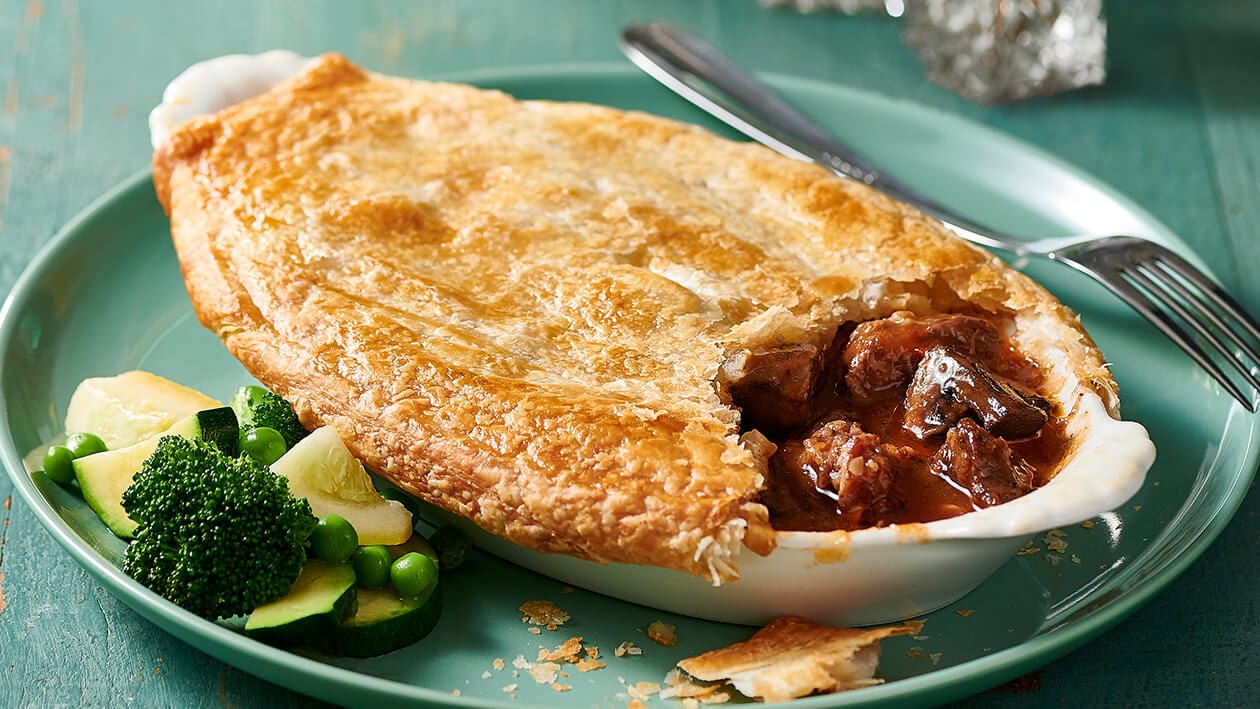 Beef bourguignon pie Recipe