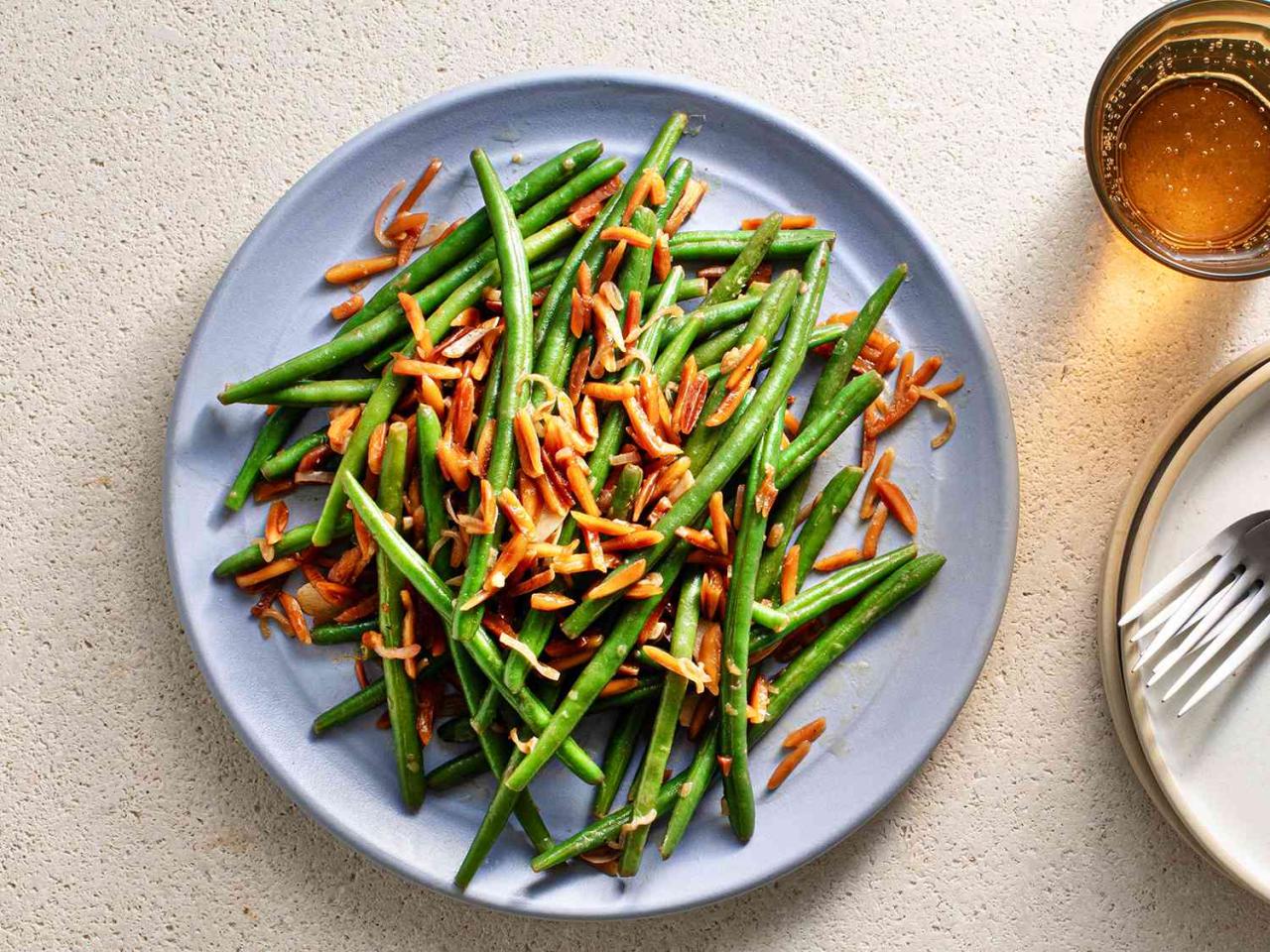 Haricots Verts Amandine (French-Style Green Beans With Almonds) Recipe