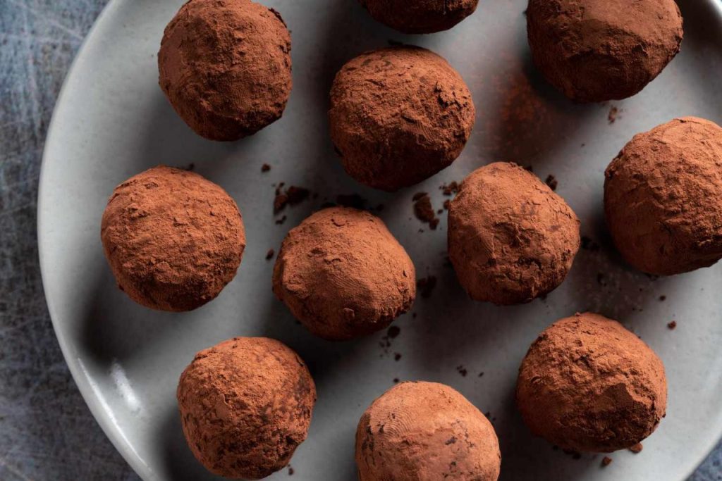 A Traditional French Dark Chocolate Truffles Recipe